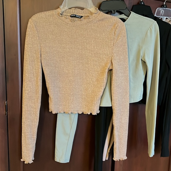 Set of four long sleeve crop tops size small - Picture 2 of 13